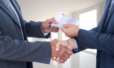 Merugikan Orang Lain hingga Negara: Faktor Apa Saja yang Menyebabkan Korupsi?