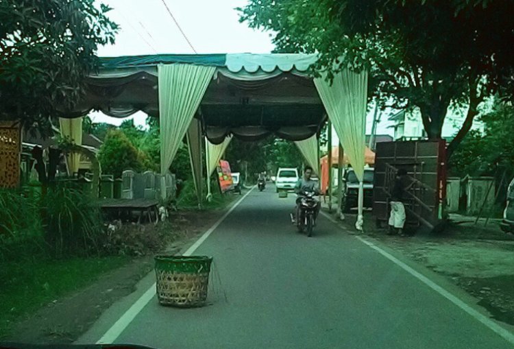 Sering Ditemui di Indonesia, Apakah Boleh Hajatan Menutup Jalan?